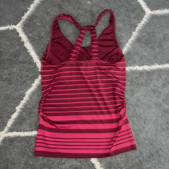 Patagonia Nouli Red Striped Tank Top Slim Fit Built-in Bra Size XS - Picture 4 of 4
